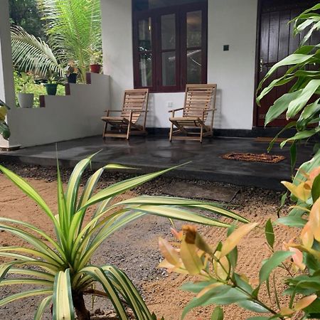 Manju Homestay Σιγκιρίγια Εξωτερικό φωτογραφία