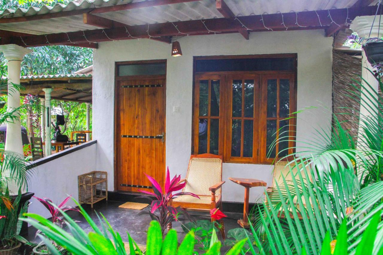 Manju Homestay Σιγκιρίγια Εξωτερικό φωτογραφία