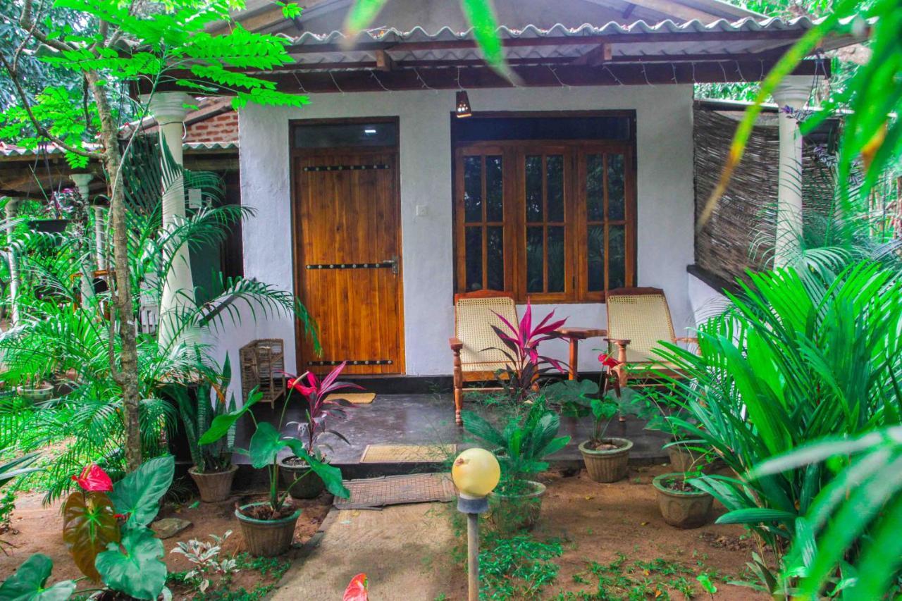 Manju Homestay Σιγκιρίγια Εξωτερικό φωτογραφία