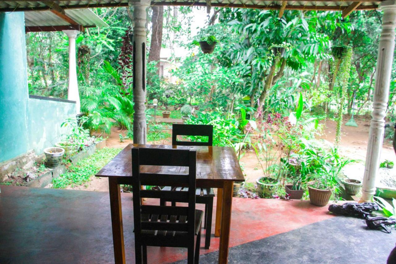 Manju Homestay Σιγκιρίγια Εξωτερικό φωτογραφία