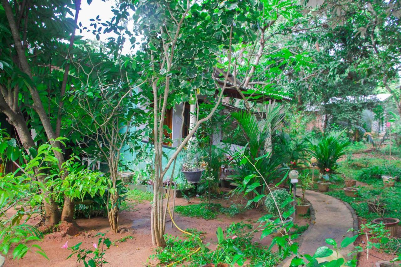 Manju Homestay Σιγκιρίγια Εξωτερικό φωτογραφία